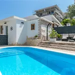 度假居 Family Friendly House With A Swimming Pool Okrug Gornji, Ciovo - 24460 特罗吉尔