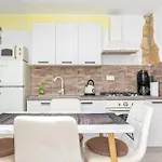 Family Friendly House With A Swimming Pool Okrug Gornji, Ciovo - 24460 特罗吉尔