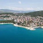 度假居 Family Friendly House With A Swimming Pool Okrug Gornji, Ciovo - 24460 特罗吉尔