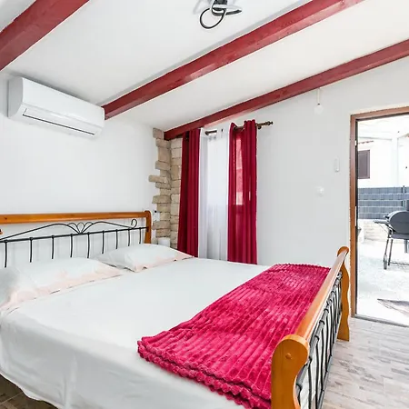 Holiday home Family Friendly House With A Swimming Pool Okrug Gornji, Ciovo - 24460