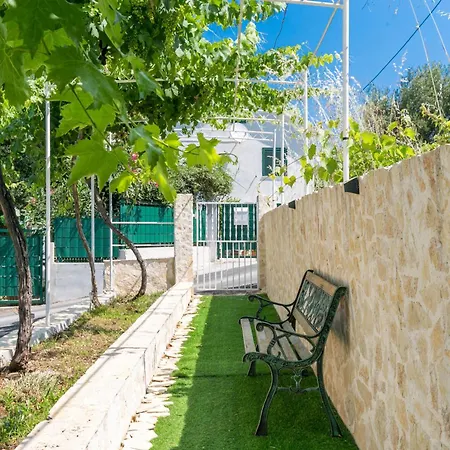 Family Friendly House With A Swimming Pool Okrug Gornji, Ciovo - 24460 特罗吉尔