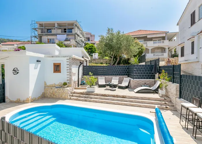 Holiday home Family Friendly House With A Swimming Pool Okrug Gornji, Ciovo - 24460 *