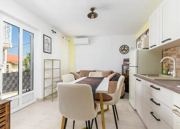 Holiday home Family Friendly House With A Swimming Pool Okrug Gornji, Ciovo - 24460 *