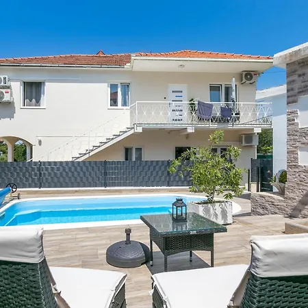 Family Friendly House With A Swimming Pool Okrug Gornji, Ciovo - 24460