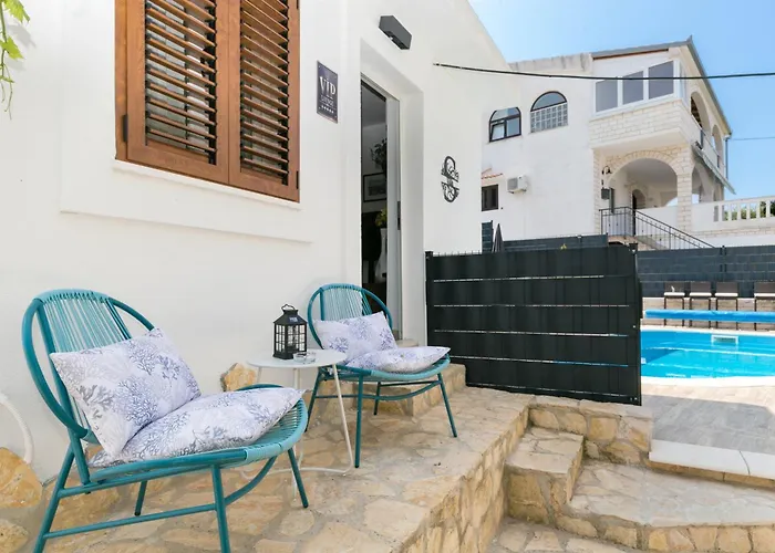 Casa de Férias Family Friendly House With A Swimming Pool Okrug Gornji, Ciovo - 24460 Trogir