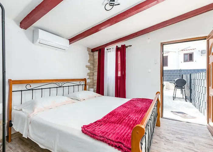 度假居 Family Friendly House With A Swimming Pool Okrug Gornji, Ciovo - 24460