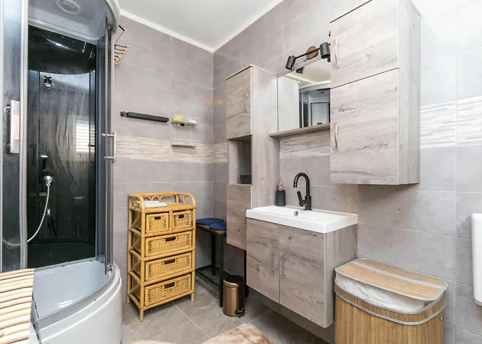 度假居 Family Friendly House With A Swimming Pool Okrug Gornji, Ciovo - 24460 *