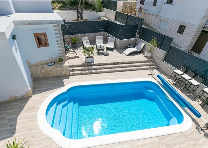 Family Friendly House With A Swimming Pool Okrug Gornji, Ciovo - 24460 Casa de Férias
