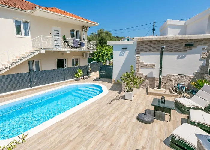 Family Friendly House With A Swimming Pool Okrug Gornji, Ciovo - 24460 *